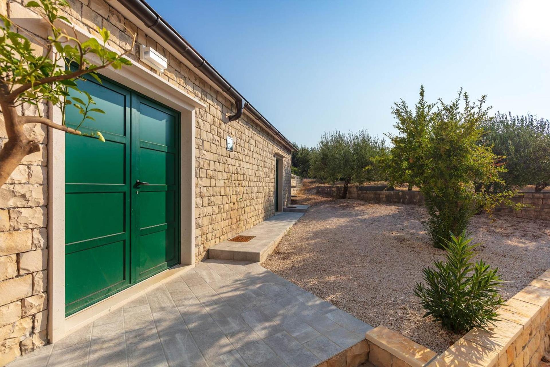 Villa Dubrava Tranquil Retreat Nestled In An Olive Grove For Serene Escapes Pucisca Eksteriør billede